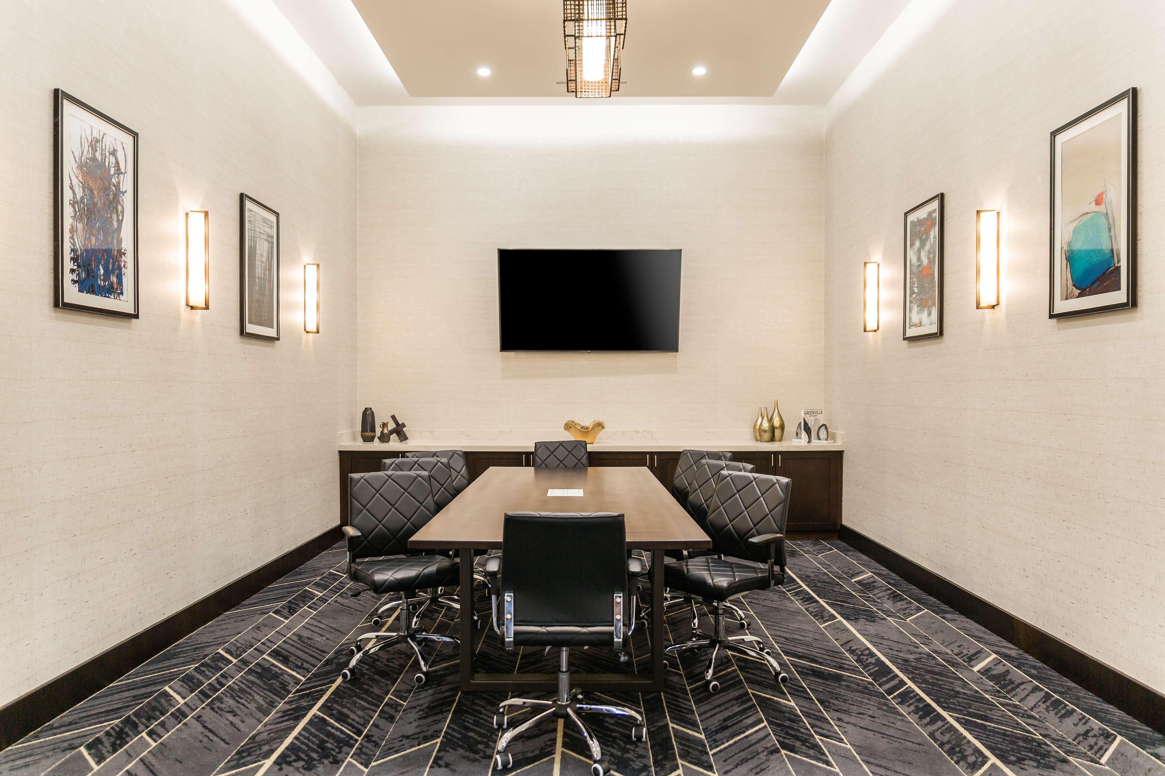 Hyatt Place Downtown 3*