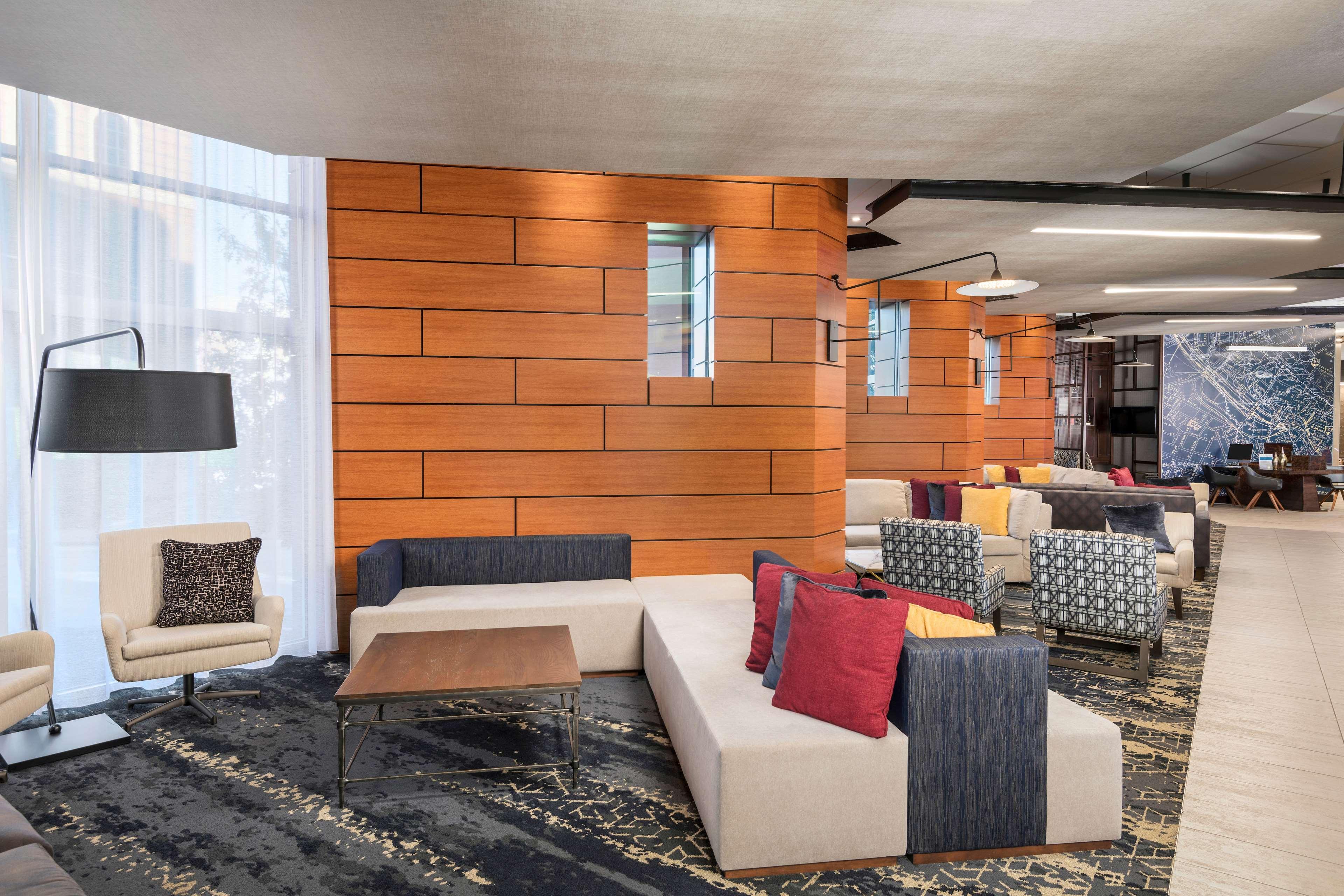 Hyatt Place Downtown 3*